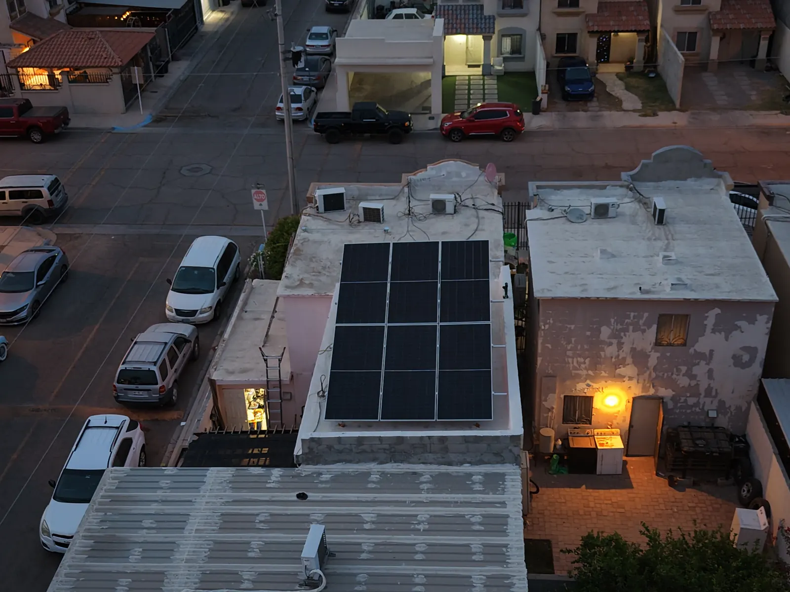 Sistema fotovoltaico instalado por Rojasolar